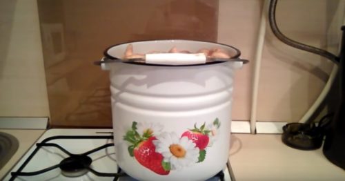 Как солить сухие грузди (белые подгруздки) на зиму: вкусные рецепты засолки в банках, сколько вымачивать