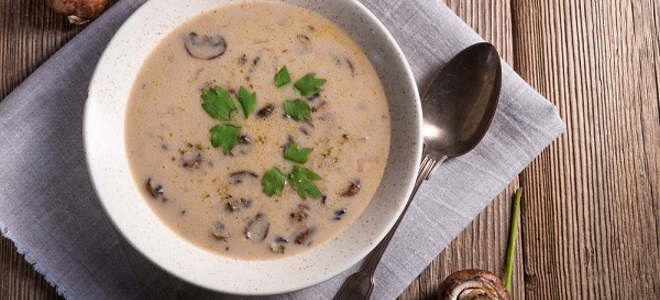 Суп из замороженных грибов в мультиварке: быстро, вкусно и сытно