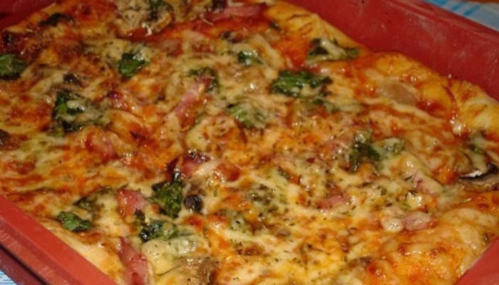 Грибная пицца со шпинатом