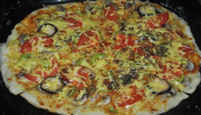 Очень вкусная итальянская пицца с грибами