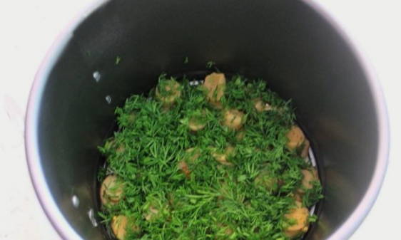 Салат с жареными грибами - быстрые рецепты приготовления
