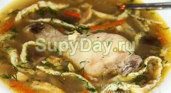Итальянский куриный суп с грибами и омлетом