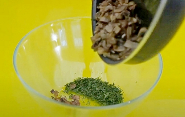 Заливной пирог с грибами в духовке (на кефире) – рецепт с фото