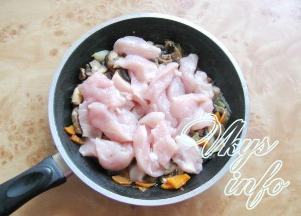 Куриные грудки с грибами в сливочном соусе:пп-рецепты в сковороде, духовке и мультиварке
