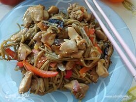 Курица с грибами в сметанном соусе - 6 рецептов на сковороде, в духовке с фото пошагово