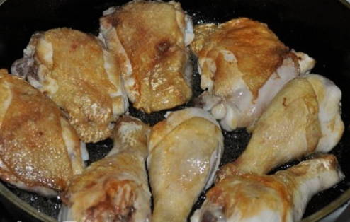 Куриная грудка с шампиньонами в сметане: рецепт приготовления