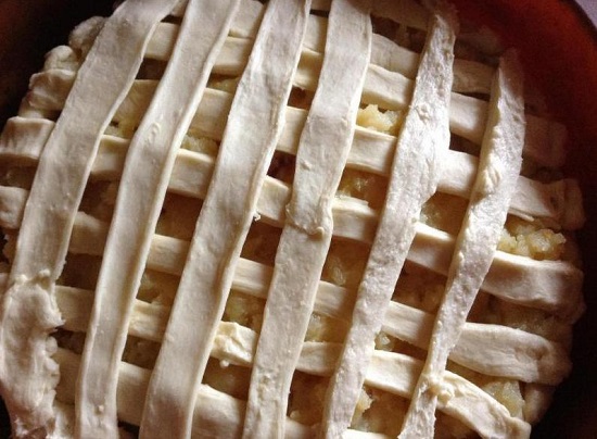 Приготовление пирога из слоеного теста в мультиварках Редмонд и Поларис. Рецепты и фото.