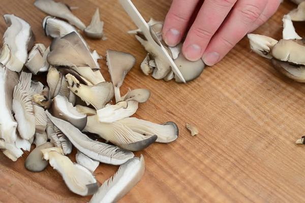 Как готовить сухие грибы, сколько варить, жарить. Рецепты