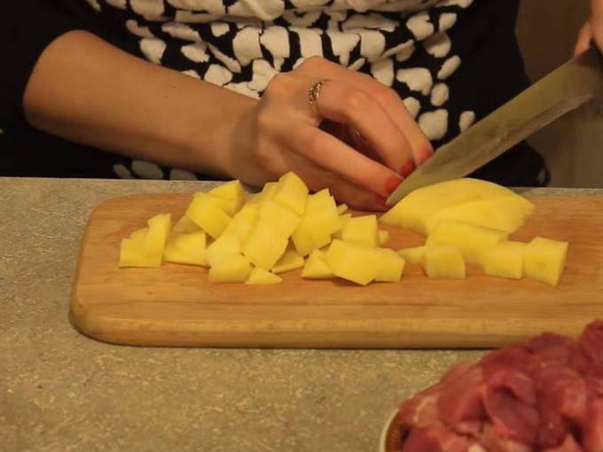 Картошка с мясом в горшочках в духовке - 10 рецептов с пошаговыми фото
