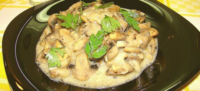 картошка с грибами со сметаной в мультиварке