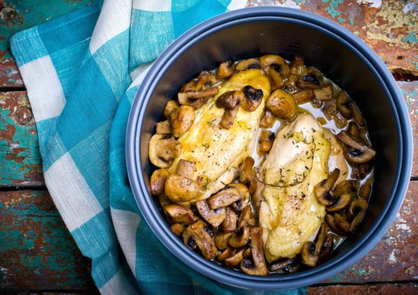 Классический рецепт блюдо «Курица с Грибами в Мультиварке»
