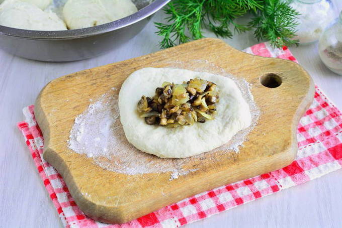 Пирог с грибами: ТОП — 10 лучших рецептов с фото