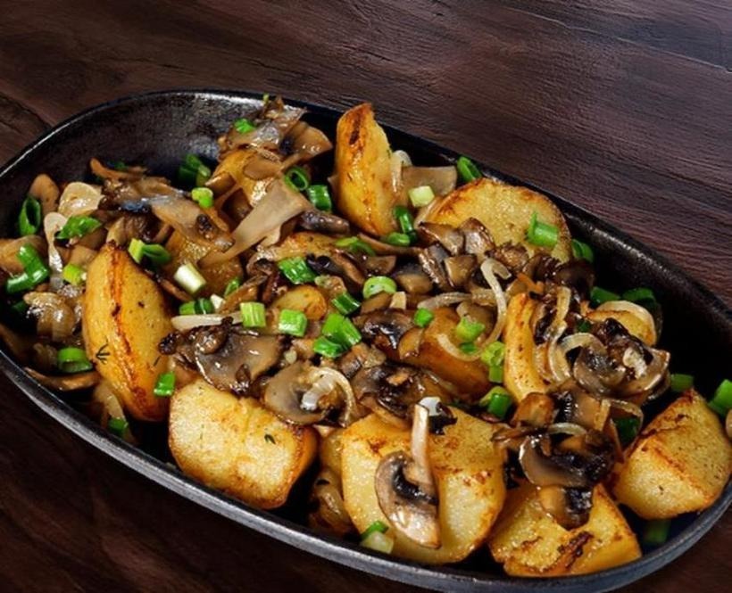 Как приготовить блюдо «жареная картошка с шампиньонами и луком»