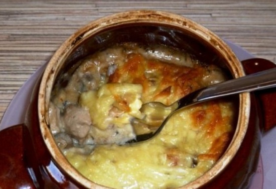 жульен в горшочке в духовке с картошкой и куриным мясом