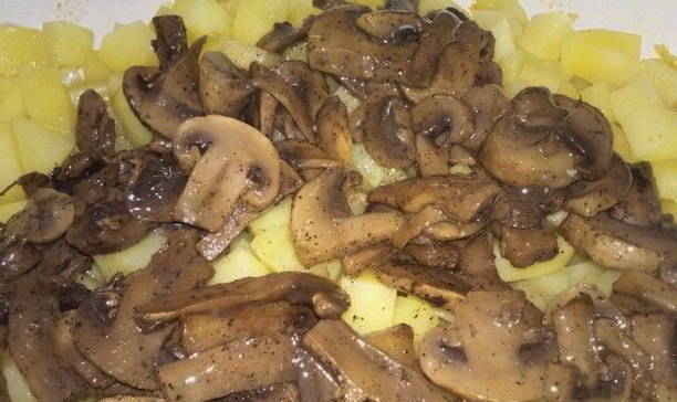 Тушеная картошка с грибами свежими, сушеными и замороженными - рецепты с капустой и мясом