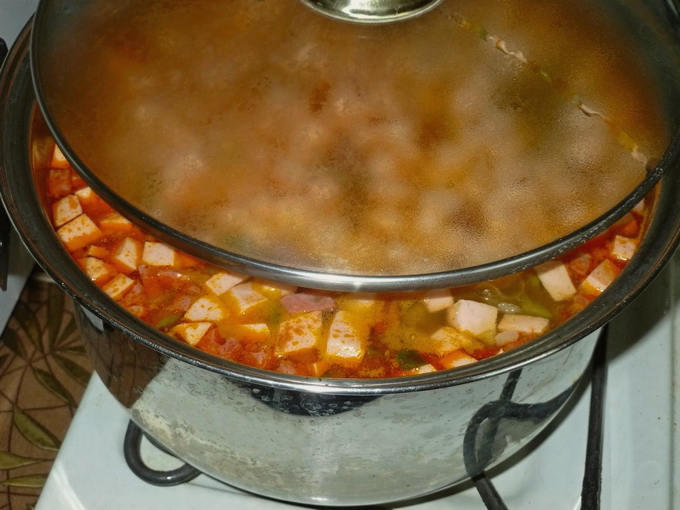 Рецепт супа солянки с грибами, капустой, колбасой, фасолью, без мяса и огурцов, с почками