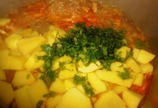Как вкусно потушить капусту с картошкой, рецепты