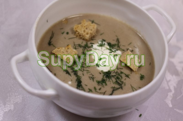 Грибной крем-суп с мускатным орехом и сливками