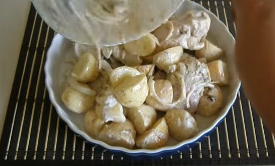 Картошка, запеченная в фольге в духовке - 15 очень вкусных рецептов