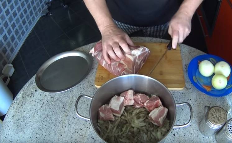 Шашлык из свинины с уксусом и луком