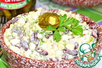 Рецепт: Салат с фасолью и огурцом Пятиминутка
