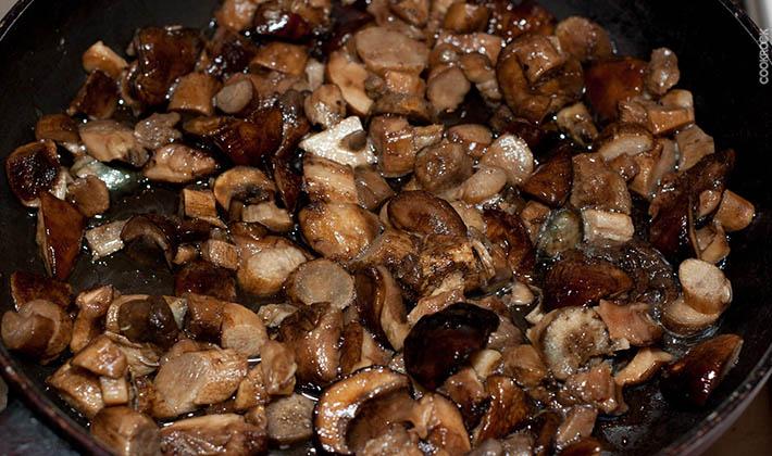 Как жарить белые грибы, рецепт с фото пошагово