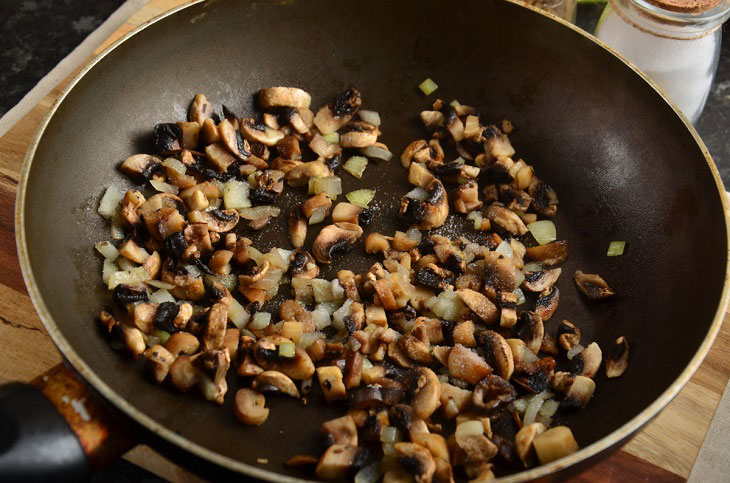 Салаты с курицей и грибами - 12 вкусных и простых рецептов с фото