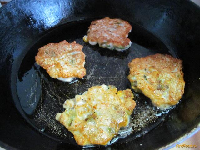 Куриные котлеты с салатом из маринованных грибов рецепт с фото 13-го шага 