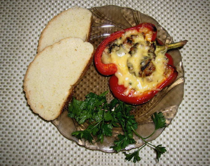 Фаршированный перец половинками в духовке - 5 рецептов с фаршем, сыром с пошаговыми фото