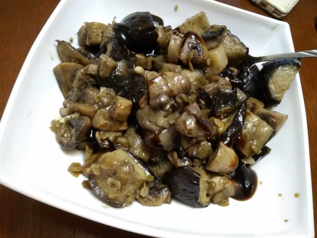 Лодочки из баклажанов с грибами: легкий и сытный рецепт