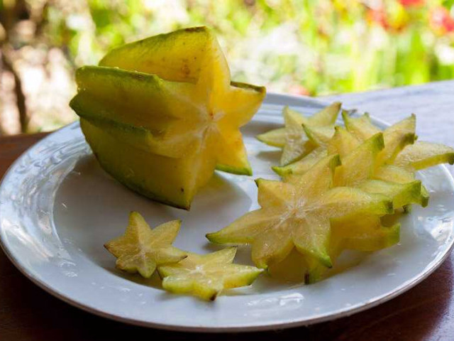 Карамбола - экзотический фрукт с терпким и сладким вкусом, прекрасным ароматом и удивительными целебными свойствами