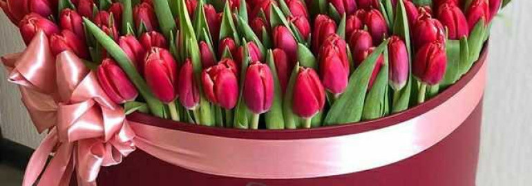 Самые красивые и свежие тюльпаны в коробке - прекрасный подарок на любой праздник!